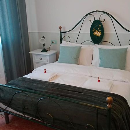 Sofia Apartment Mestre Luaran gambar