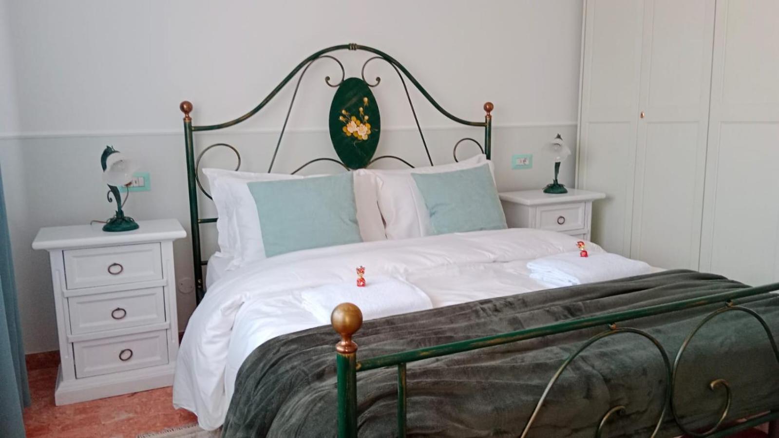 Sofia Apartment Mestre Luaran gambar